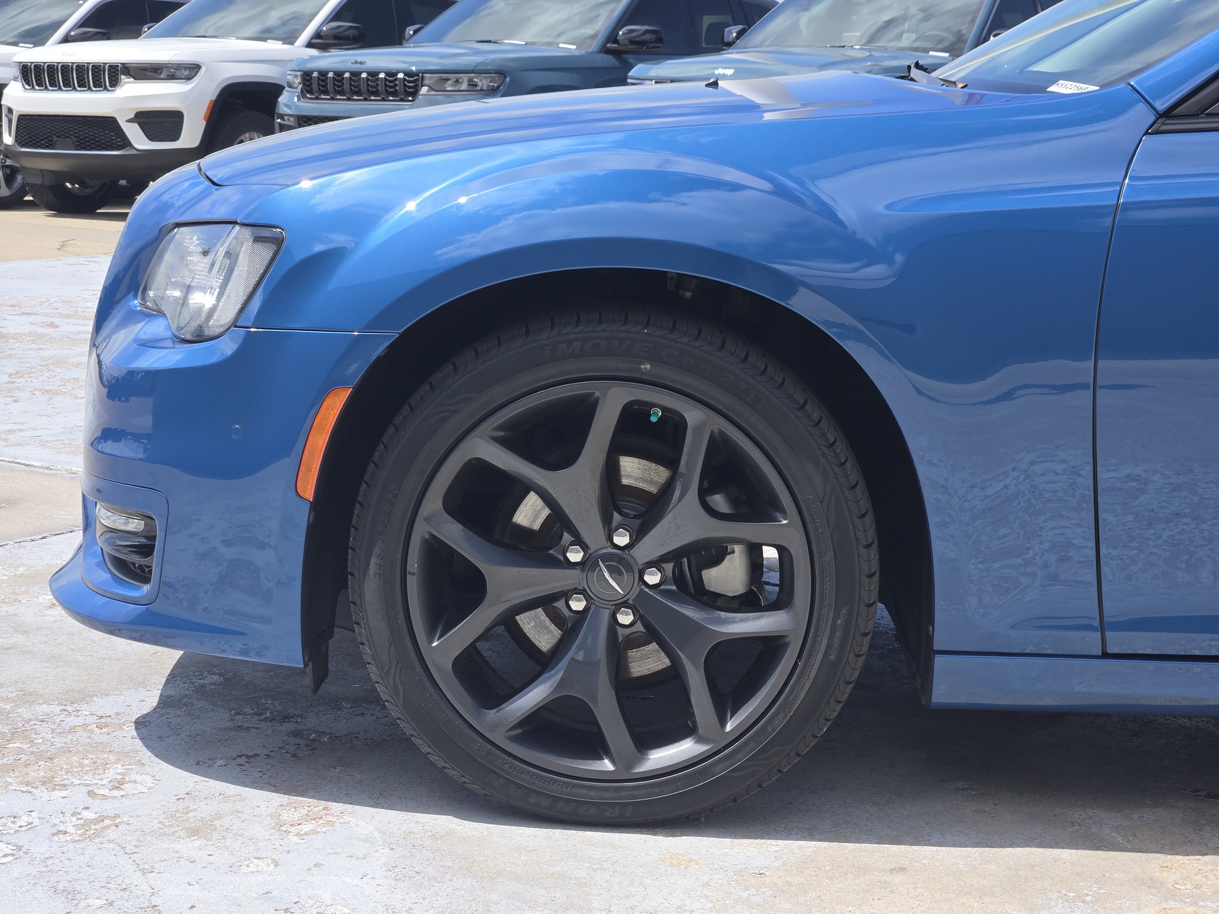 Used 2023 Chrysler 300 Touring L w/ Comfort Group RWD image 9