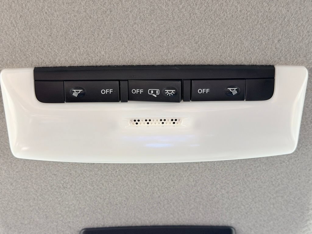 Used 2023 Nissan Kicks SV FWD image 52