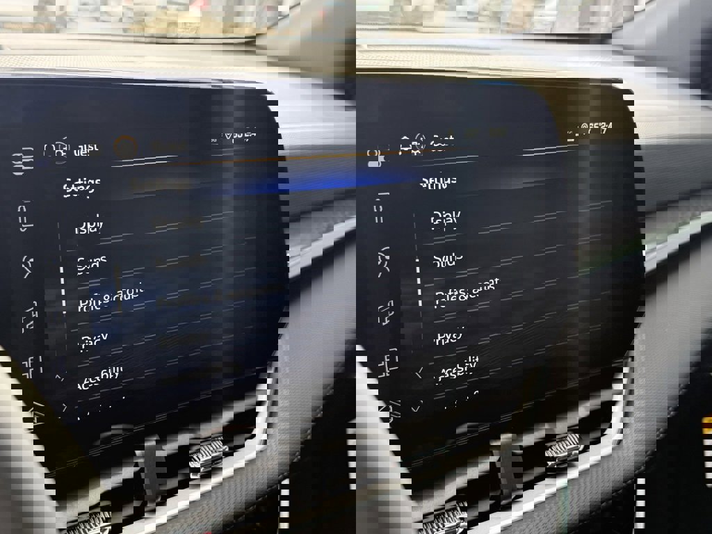 New 2026 Chevrolet Equinox LT w/ LPO, Floor Liner Package image 20