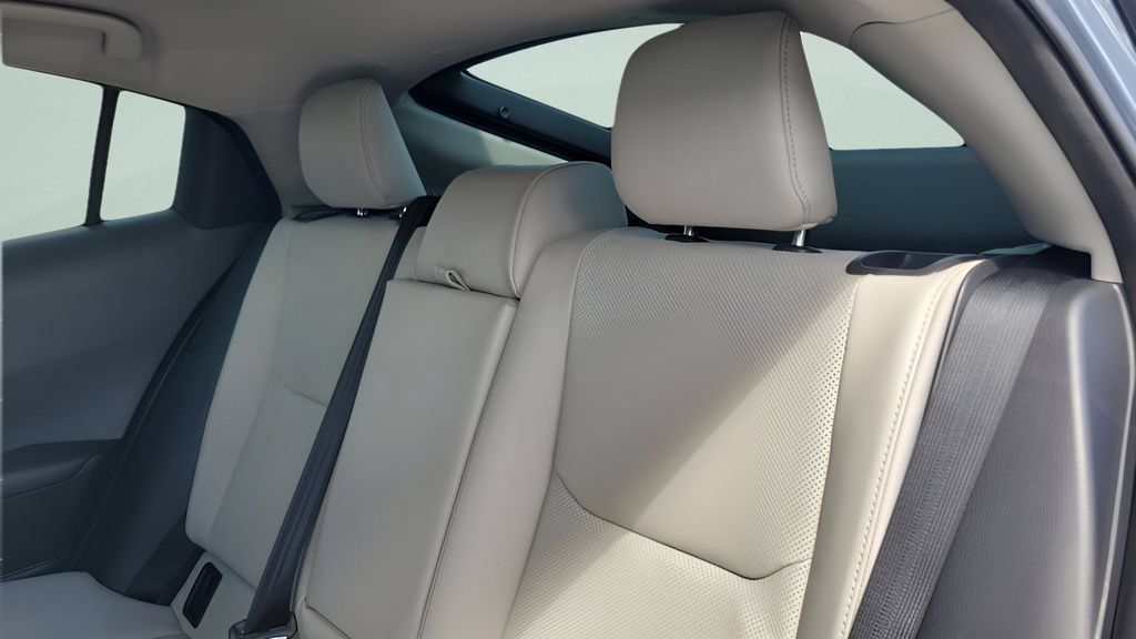 Certified 2026 Toyota Prius XLE FWD image 10