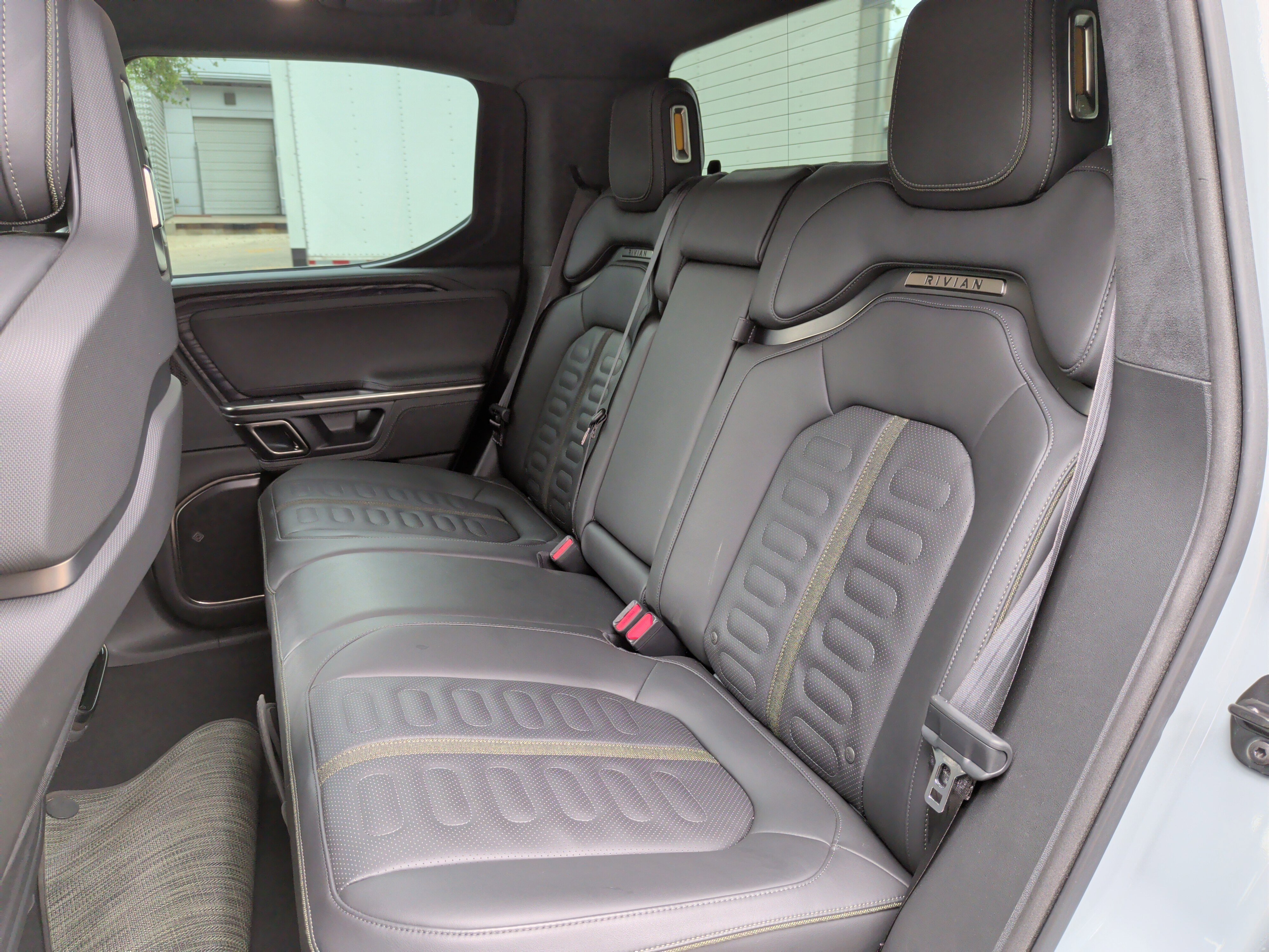 Used 2023 Rivian R1T Adventure image 31