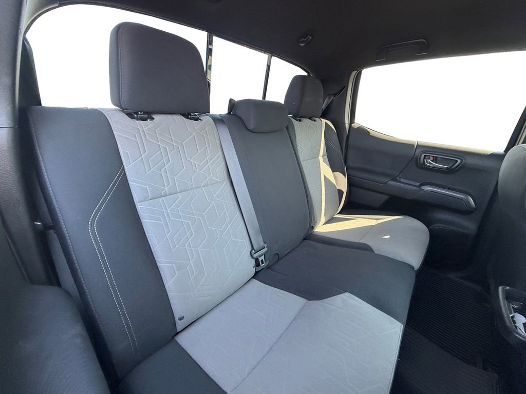 Used 2021 Toyota Tacoma TRD Off-Road AWD/4WD image 18