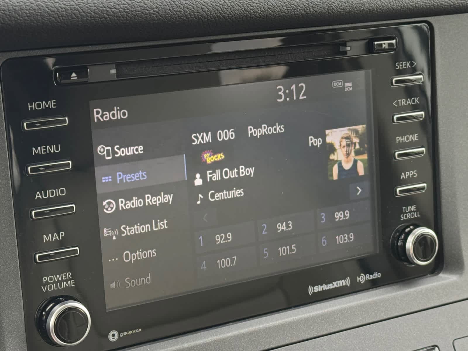 Used 2019 Toyota Sienna XLE w/ XLE Navigation Package FWD image 6