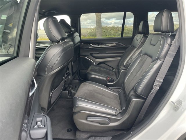 Used 2022 Jeep Grand Cherokee L Laredo image 24