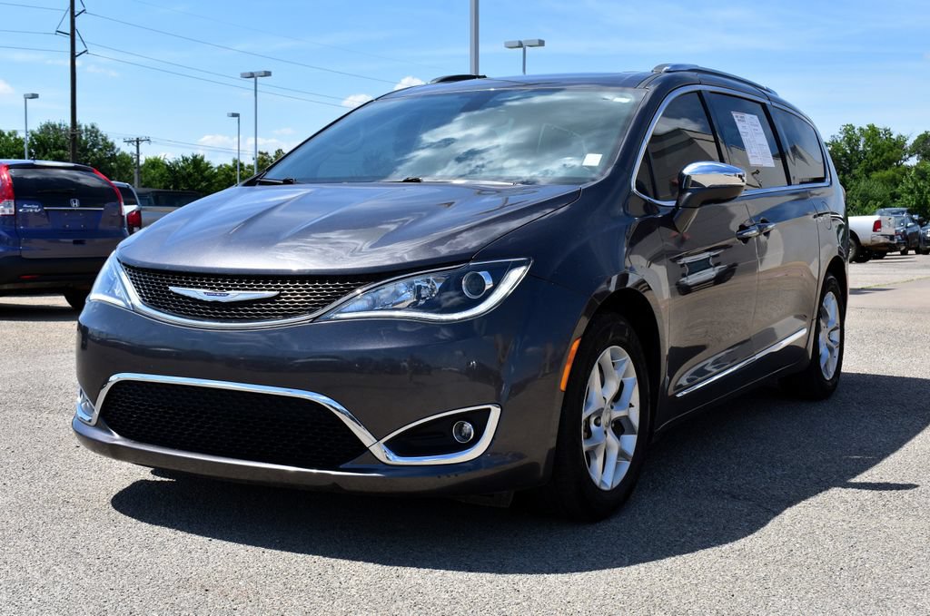 Used 2020 Chrysler Pacifica Limited FWD image 1