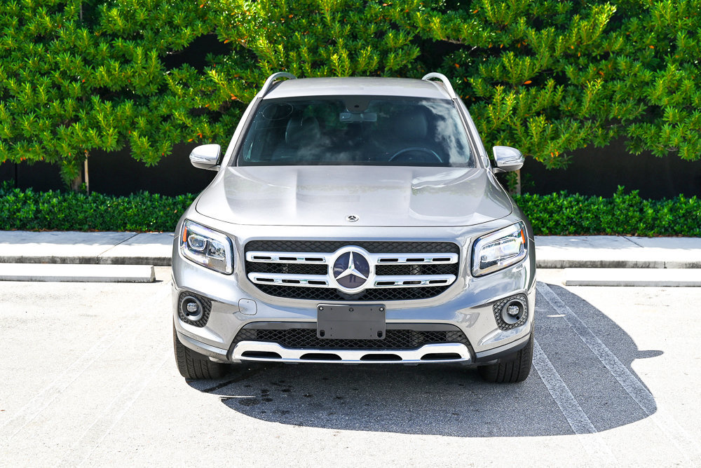 Used 2021 Mercedes-Benz GLB 250 4MATIC w/ Premium Package image 2