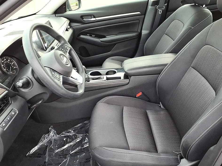 Used 2023 Nissan Altima 2.5 SV FWD image 14