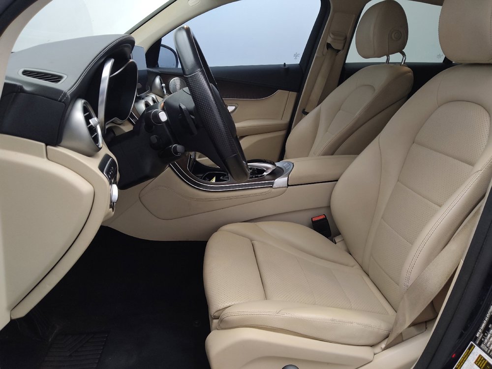 Used 2019 Mercedes-Benz GLC 300 4MATIC image 17