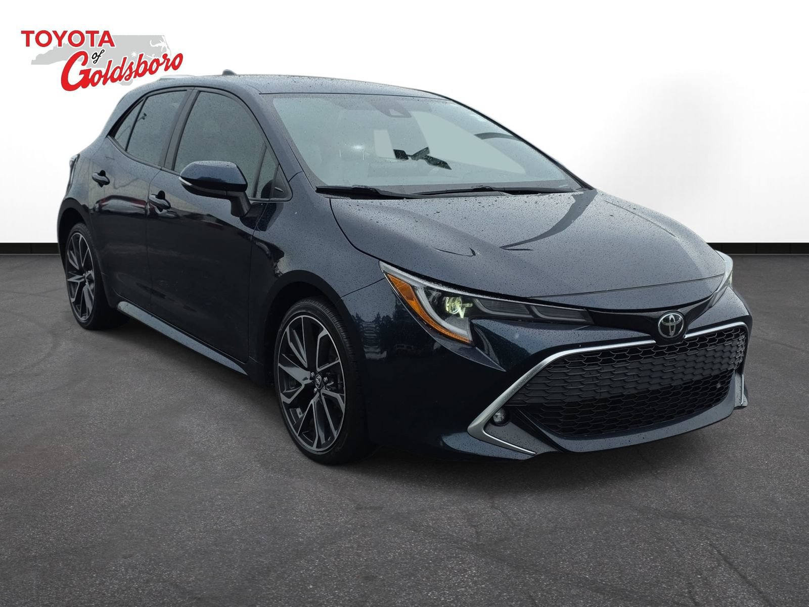 Used 2021 Toyota Corolla XSE FWD image 3