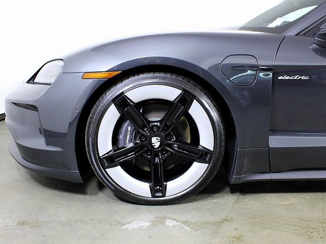 New 2025 Porsche Taycan image 11
