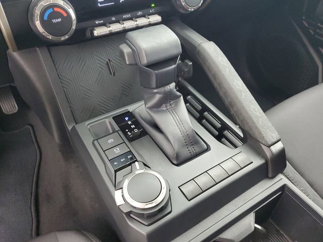 Used 2025 Toyota Tacoma SR AWD/4WD image 29