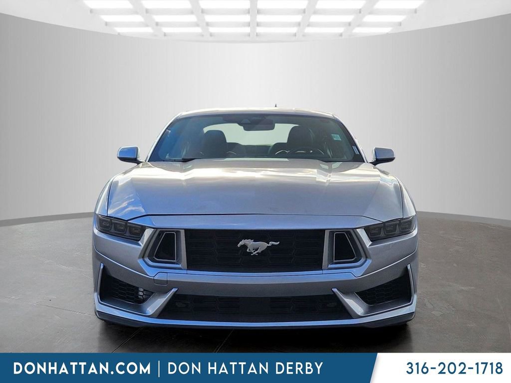 Used 2025 Ford Mustang Premium RWD image 4