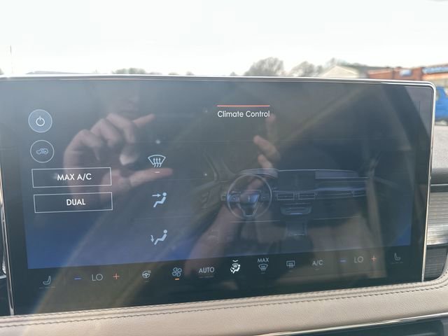 Used 2023 Lincoln Corsair AWD w/ Equipment Group 101A image 18