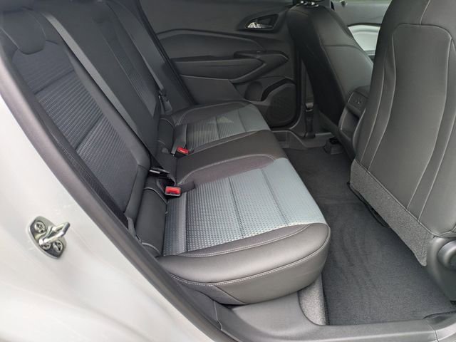 New 2026 Chevrolet Trax LT w/ Sunroof Package FWD image 31
