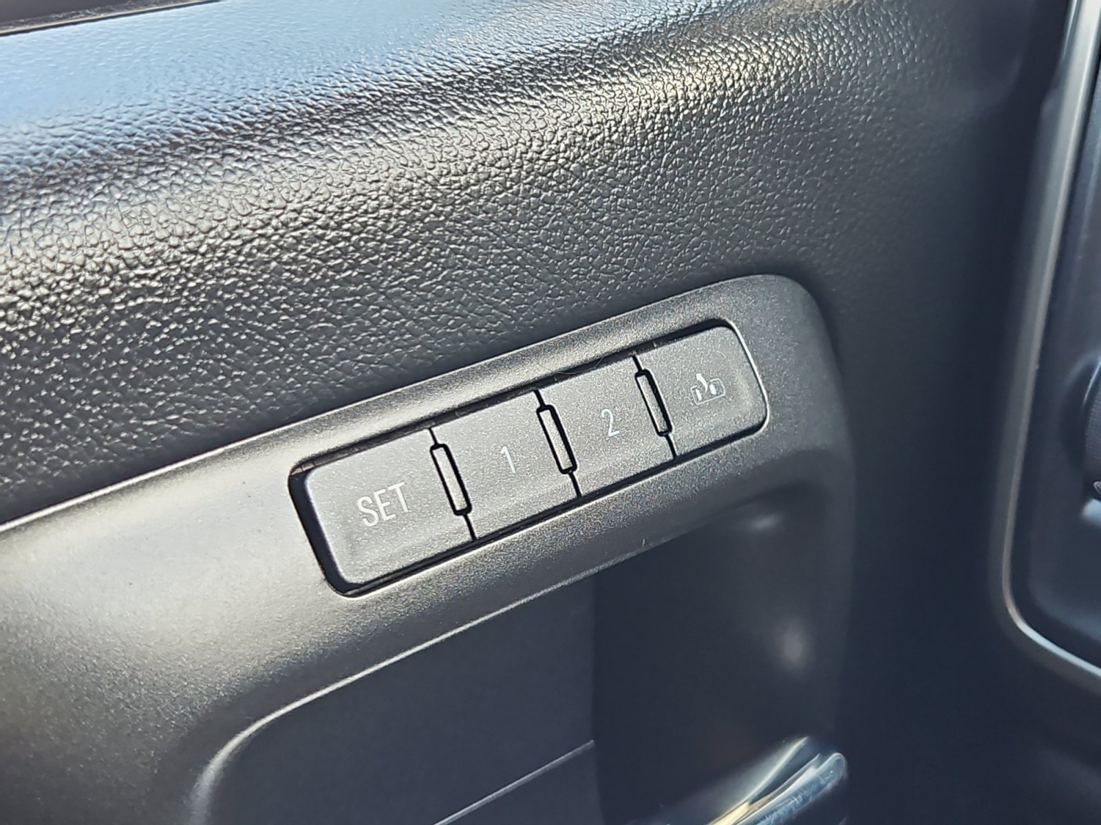 Used 2018 Chevrolet Silverado 1500 High Country AWD/4WD image 18