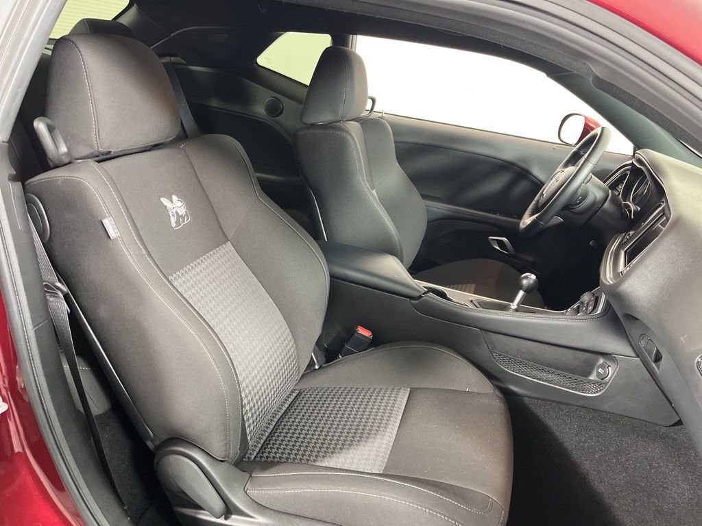 Used 2022 Dodge Challenger R/T Scat Pack RWD image 6