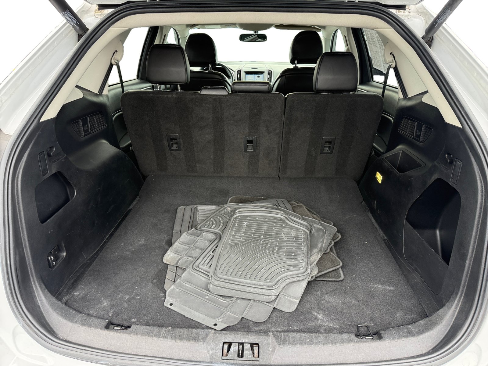 Used 2016 Ford Edge SEL w/ Equipment Group 201A AWD/4WD image 17