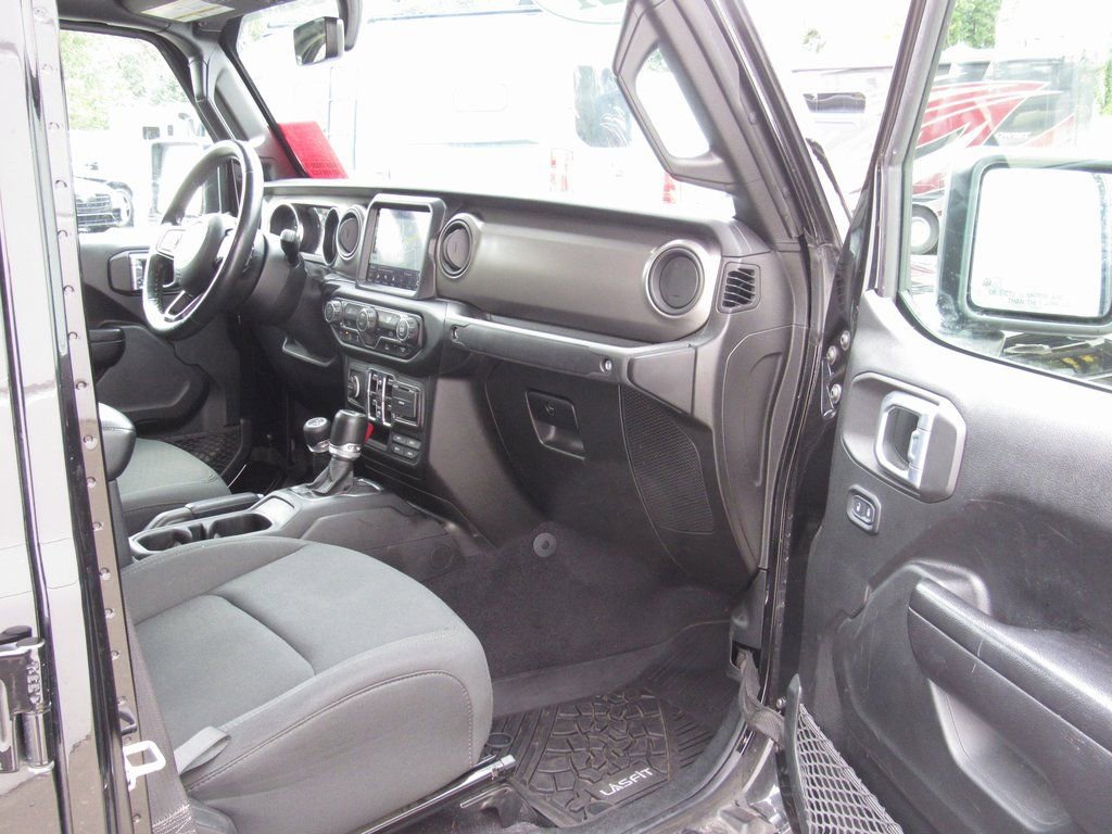 Used 2021 Jeep Gladiator Sport image 17