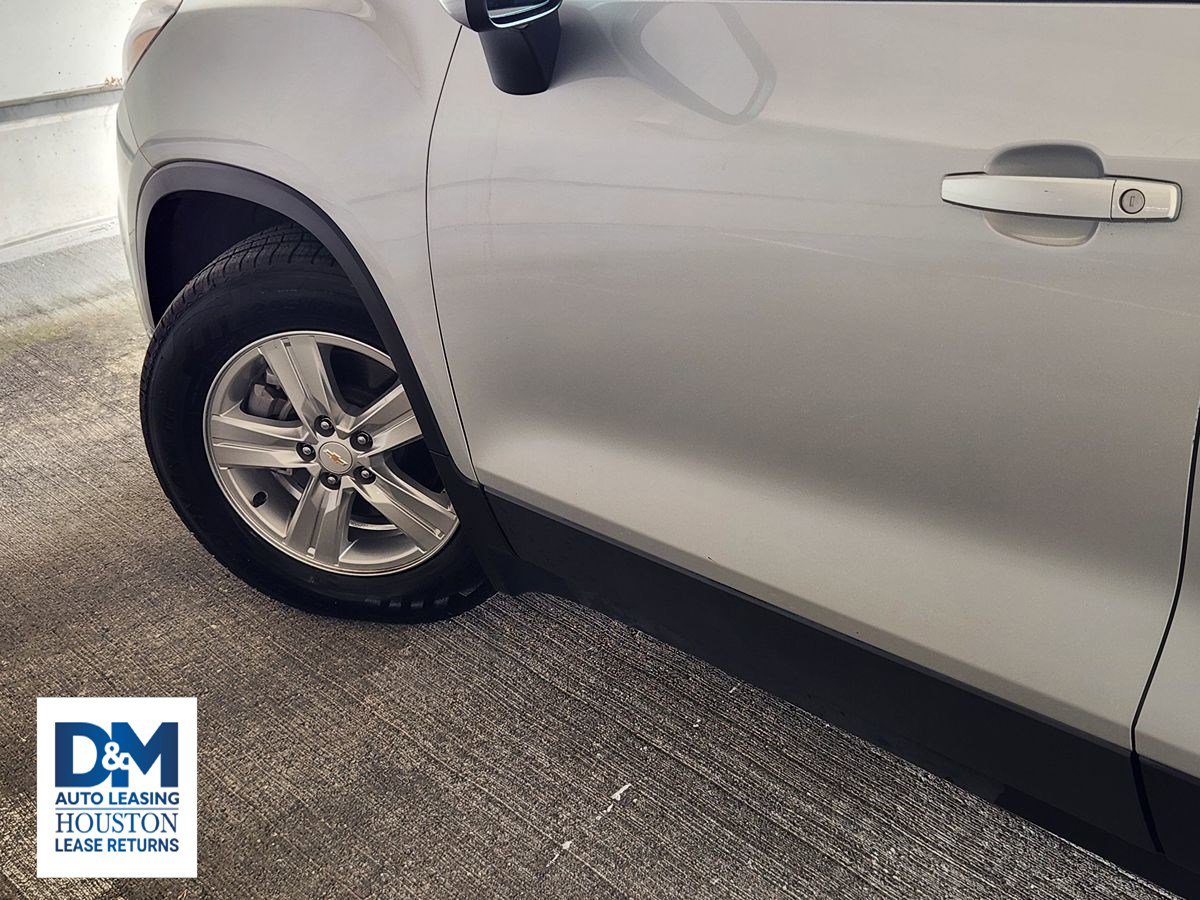 Used 2022 Chevrolet Trax LS w/ Tint and Cruise Package image 16