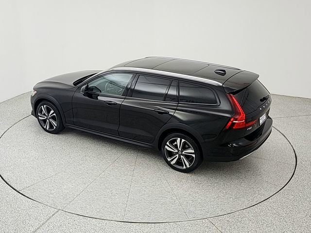 Used 2025 Volvo V60 B5 Cross Country Plus AWD/4WD image 33