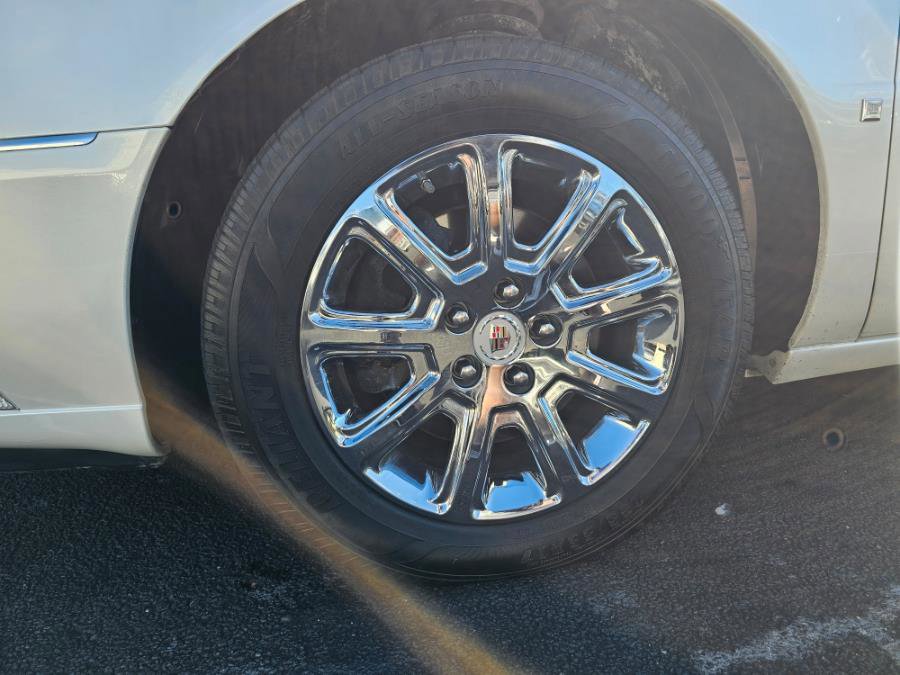 Used 2008 Cadillac DTS w/ Sun And Navigation Package FWD image 32