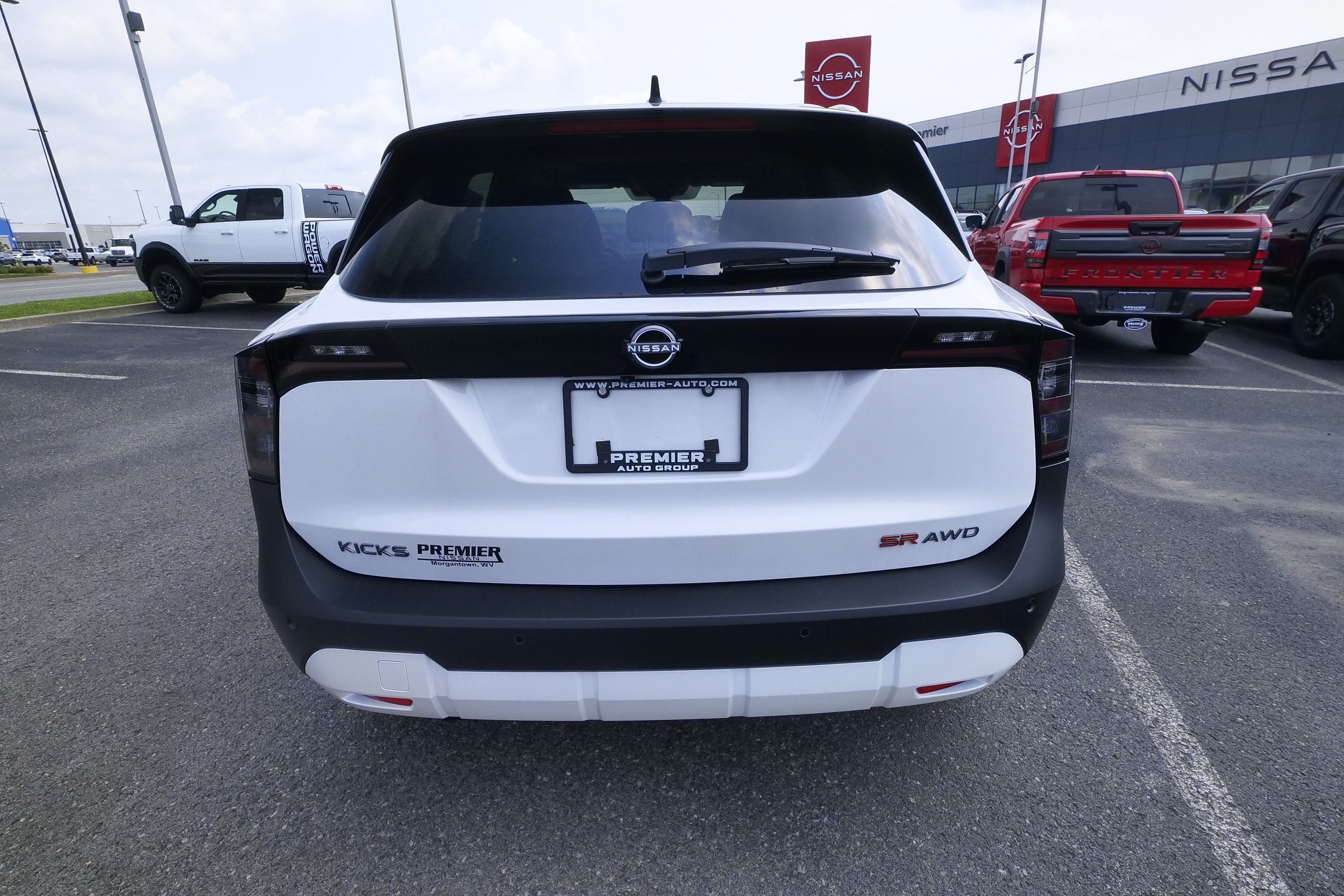 New 2026 Nissan Kicks SR w/ SR Premium Package AWD/4WD image 7