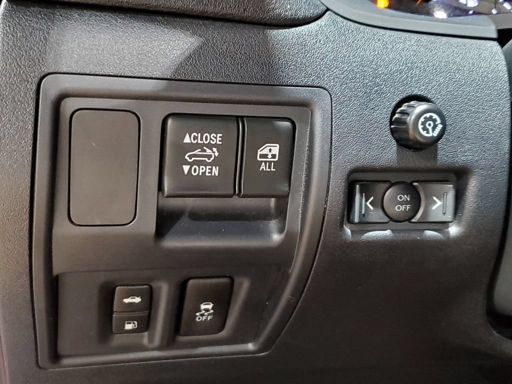 Used 2012 Lexus IS 350C w/ Luxury Pkg RWD image 32