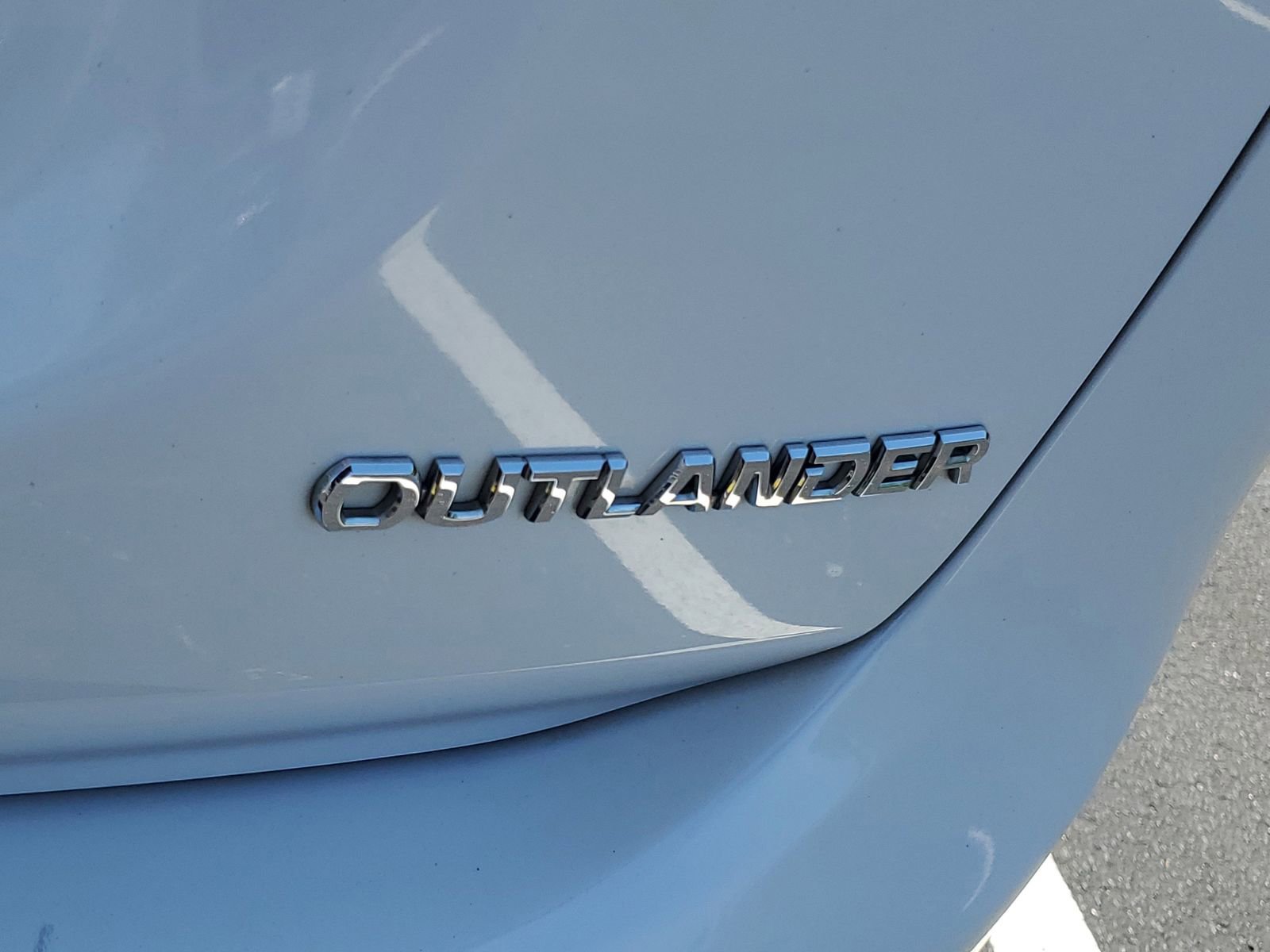Used 2015 Mitsubishi Outlander SE image 27