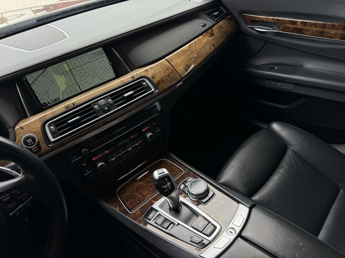 Used 2014 BMW 750Li RWD image 16