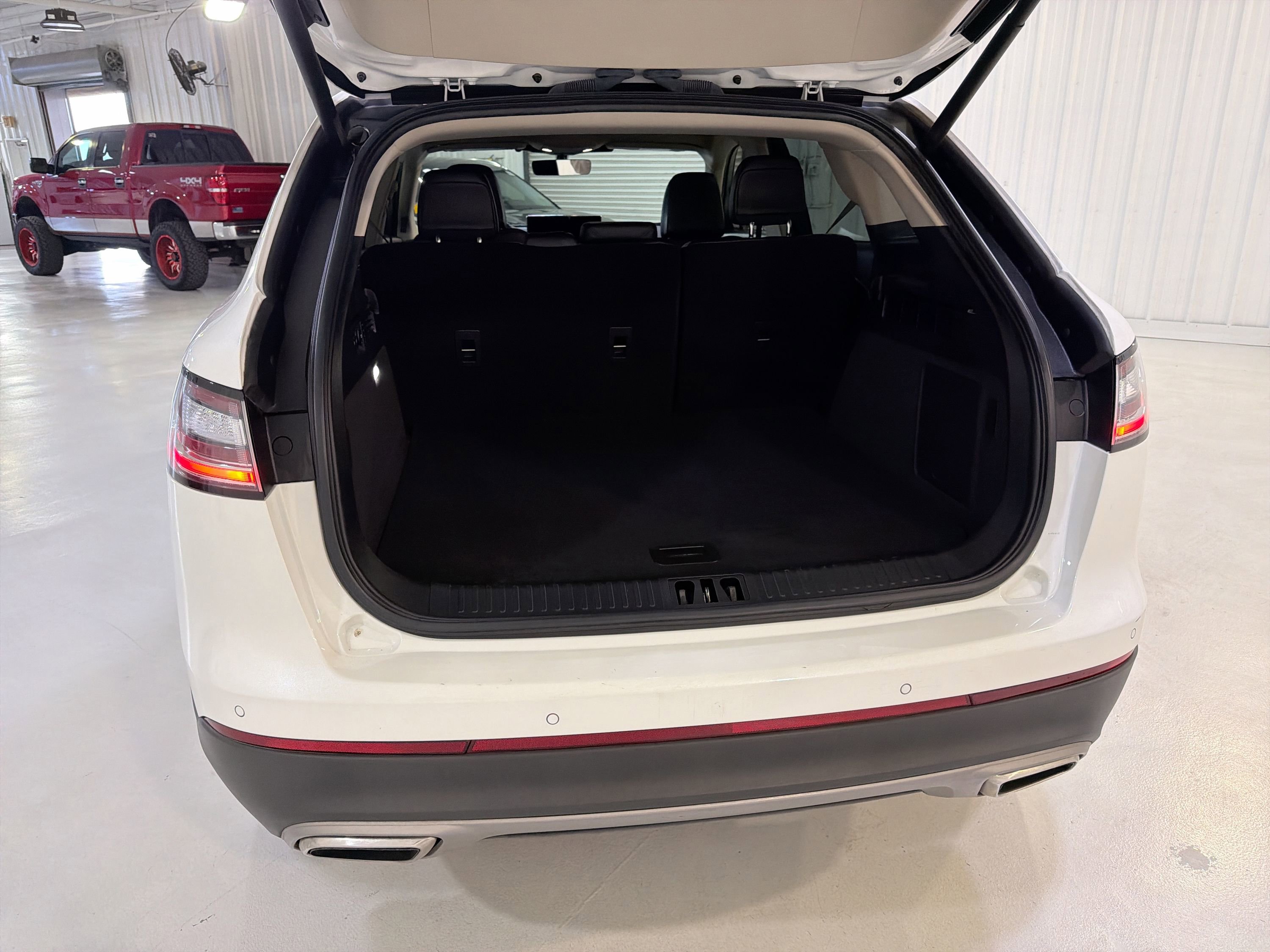 Used 2023 Lincoln Nautilus FWD w/ Premium Package image 27