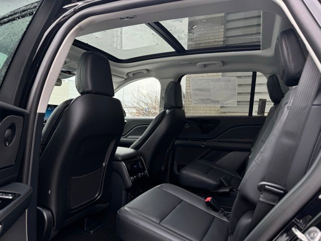 New 2026 Lincoln Aviator AWD image 23
