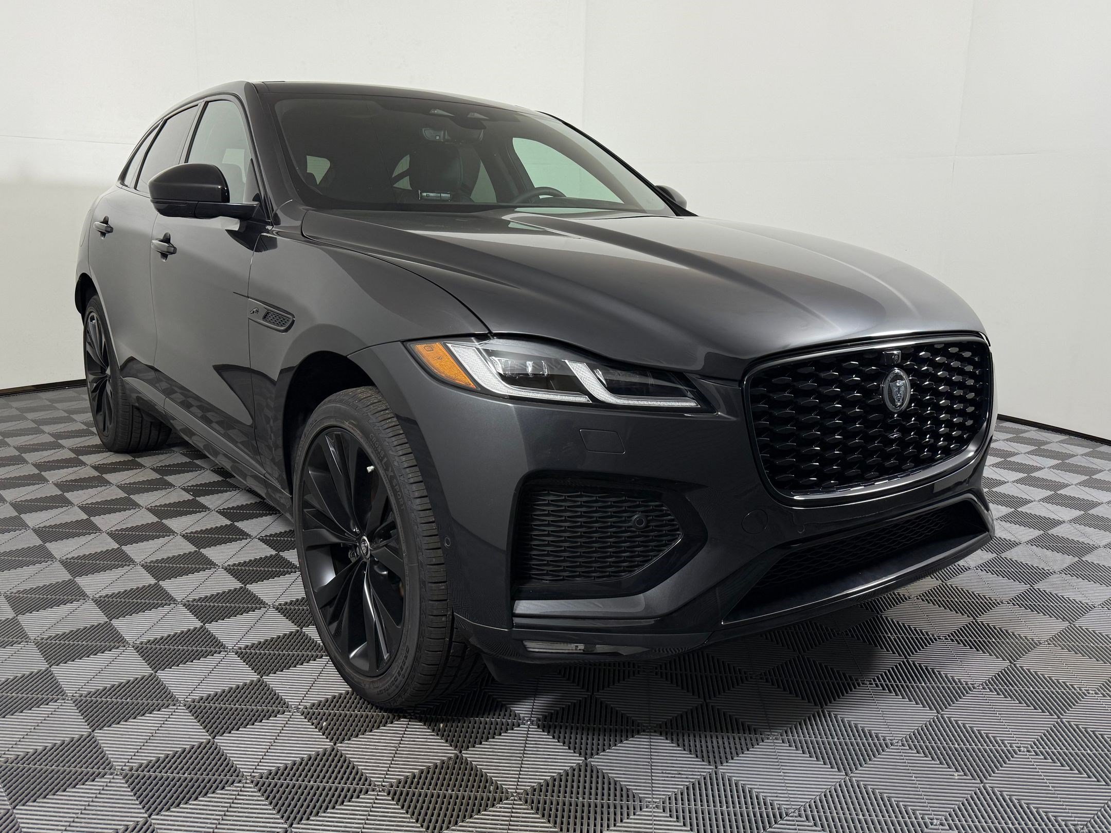 New 2026 Jaguar F-PACE R-Dynamic S AWD/4WD image 7