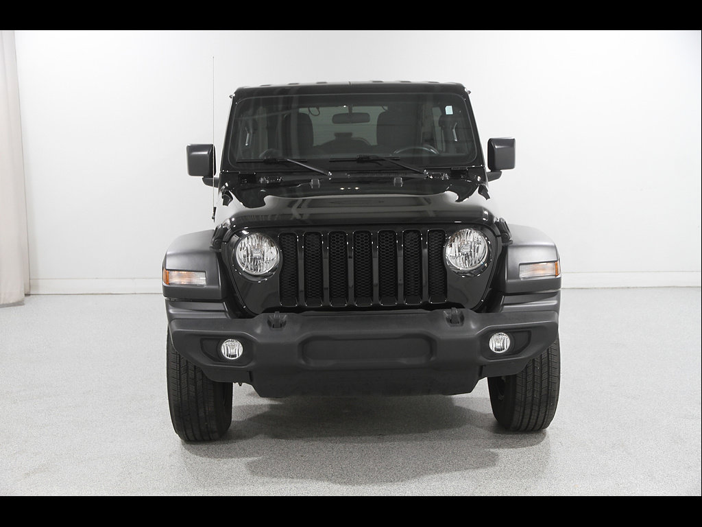 Used 2022 Jeep Wrangler Unlimited Sport AWD/4WD image 2