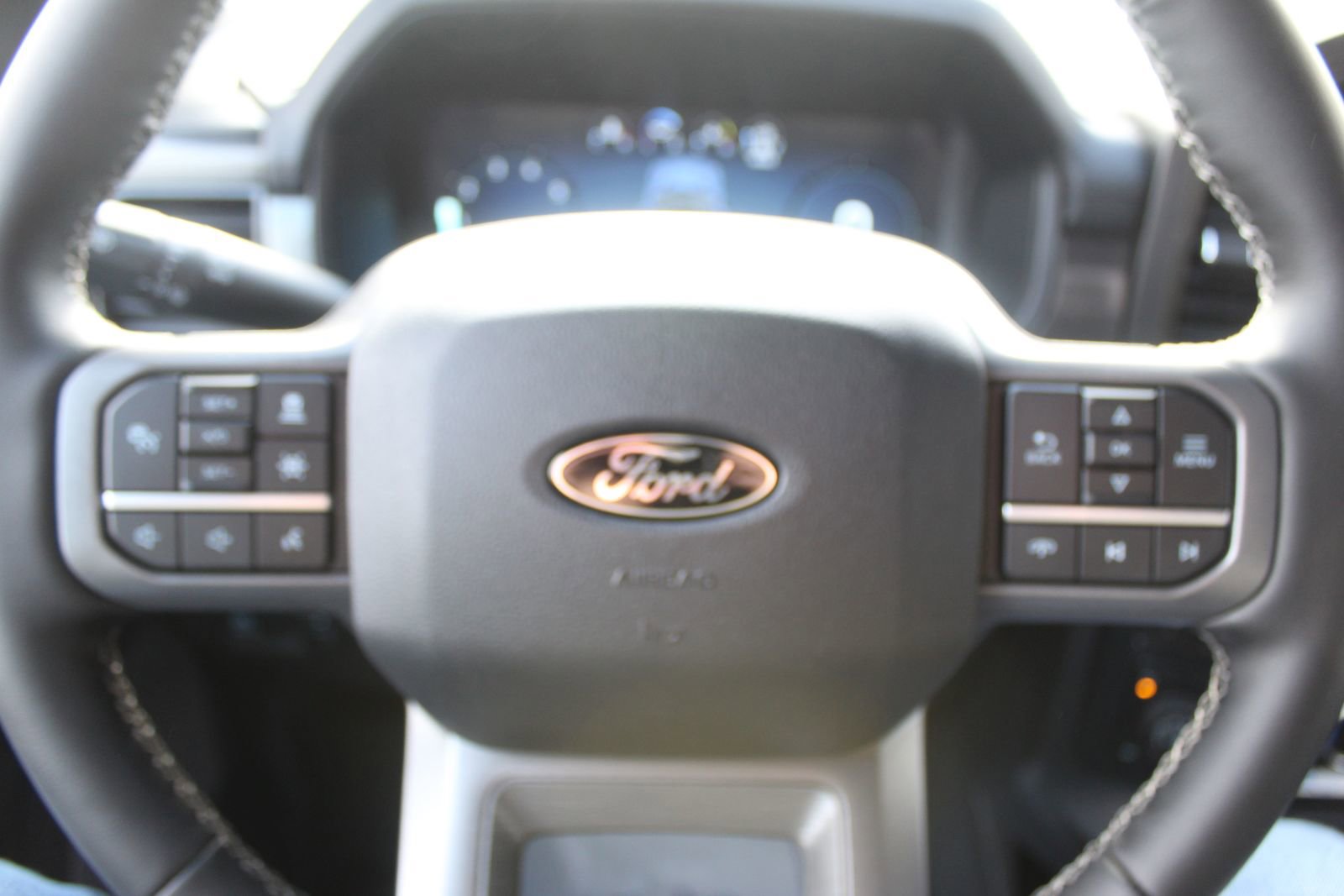 New 2025 Ford F150 Lariat w/ Equipment Group 501A Mid image 32