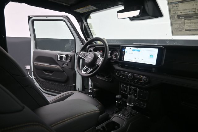 New 2026 Jeep Wrangler Unlimited Sahara w/ Whitecap Package AWD/4WD image 42