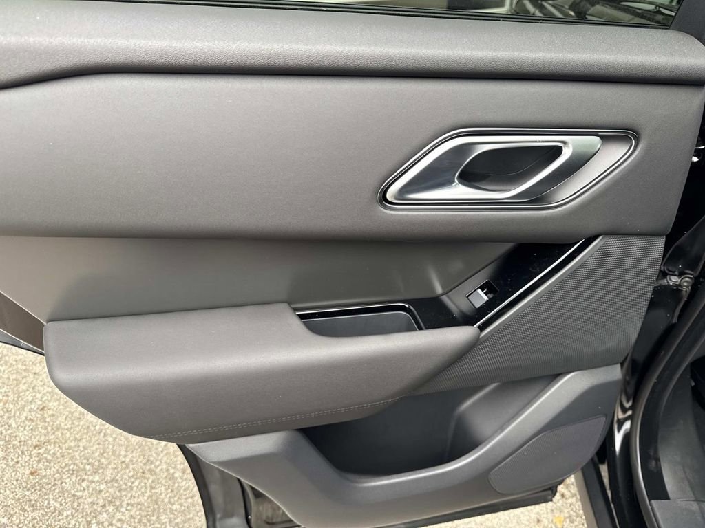 New 2026 Land Rover Range Rover Velar S AWD/4WD image 12