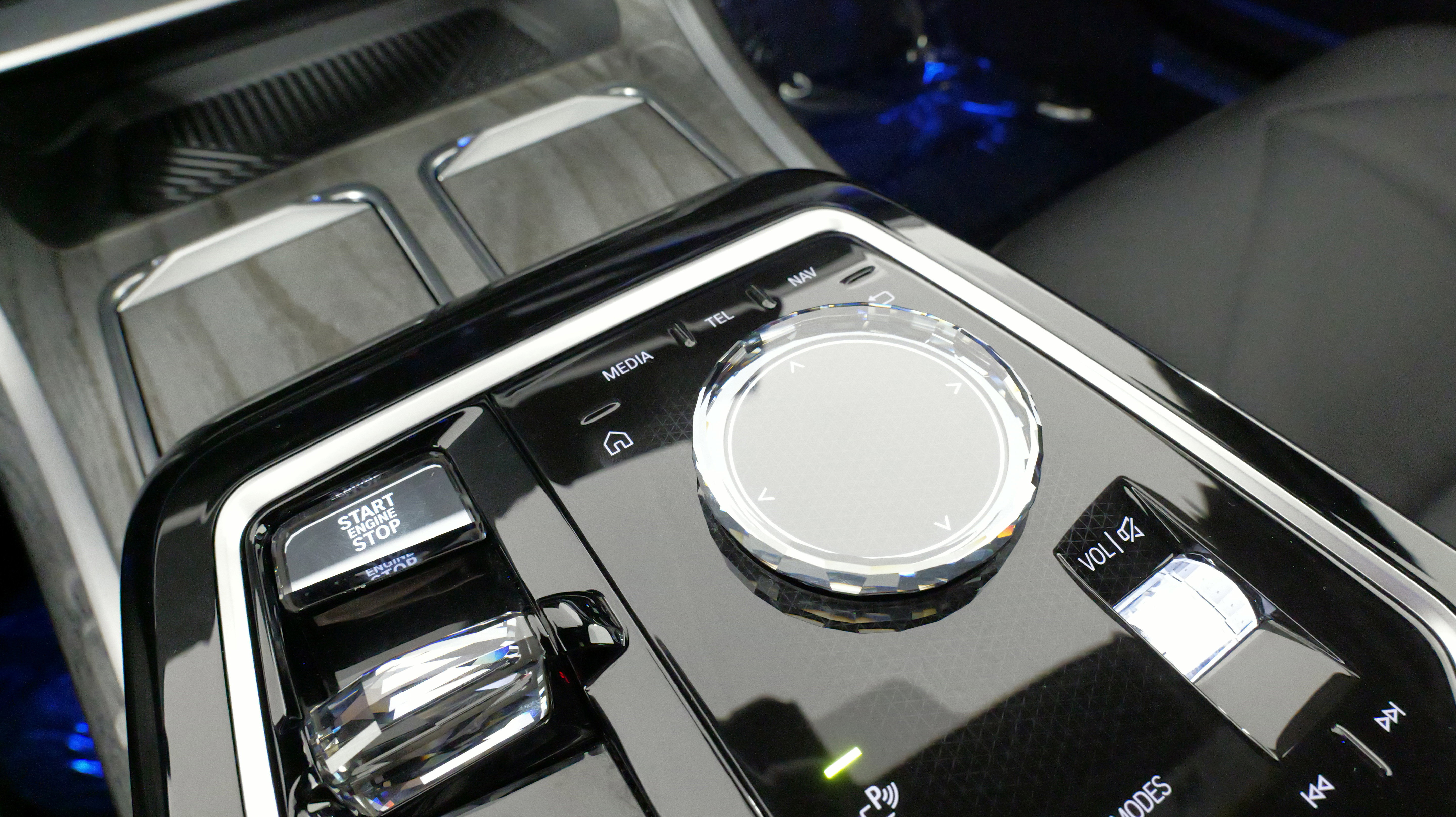 Used 2024 BMW 740i xDrive image 62