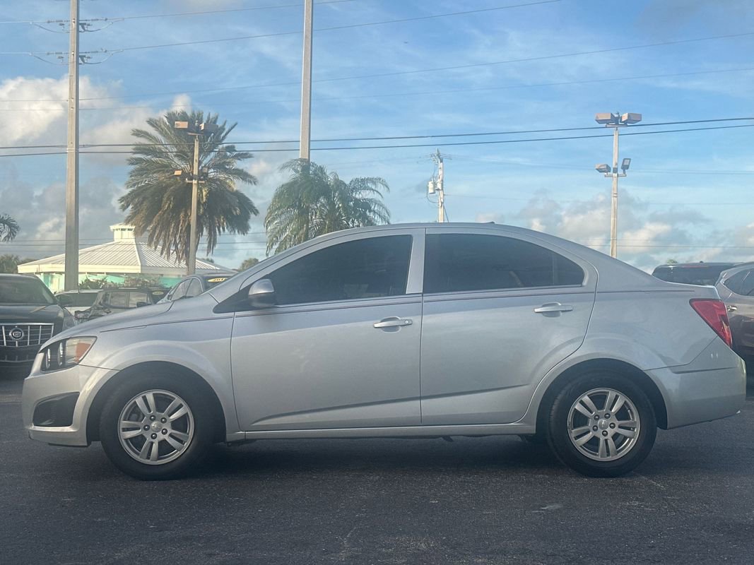 Used 2014 Chevrolet Sonic LT image 2