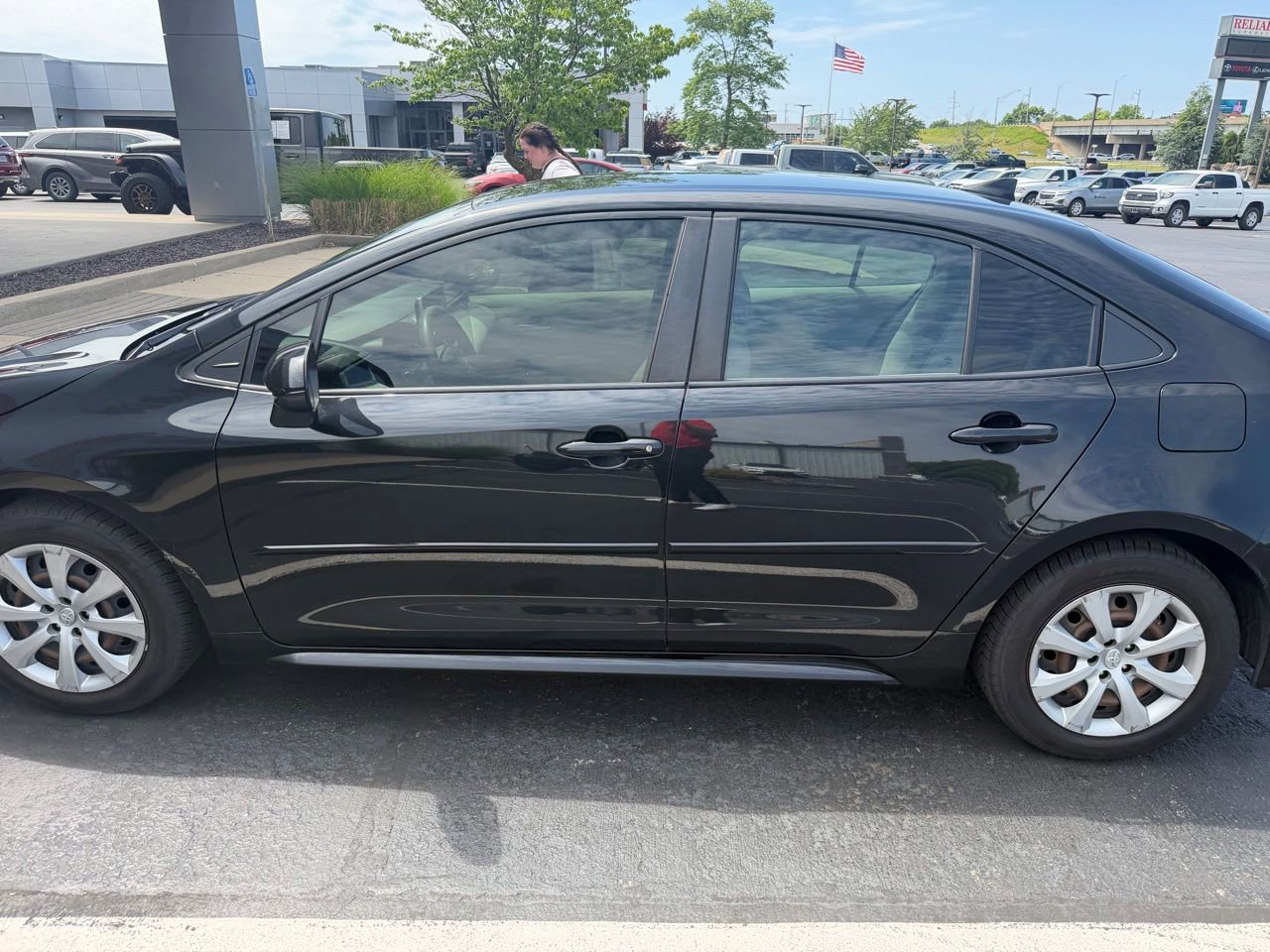 Used 2020 Toyota Corolla LE w/ Body Protection Package FWD image 3