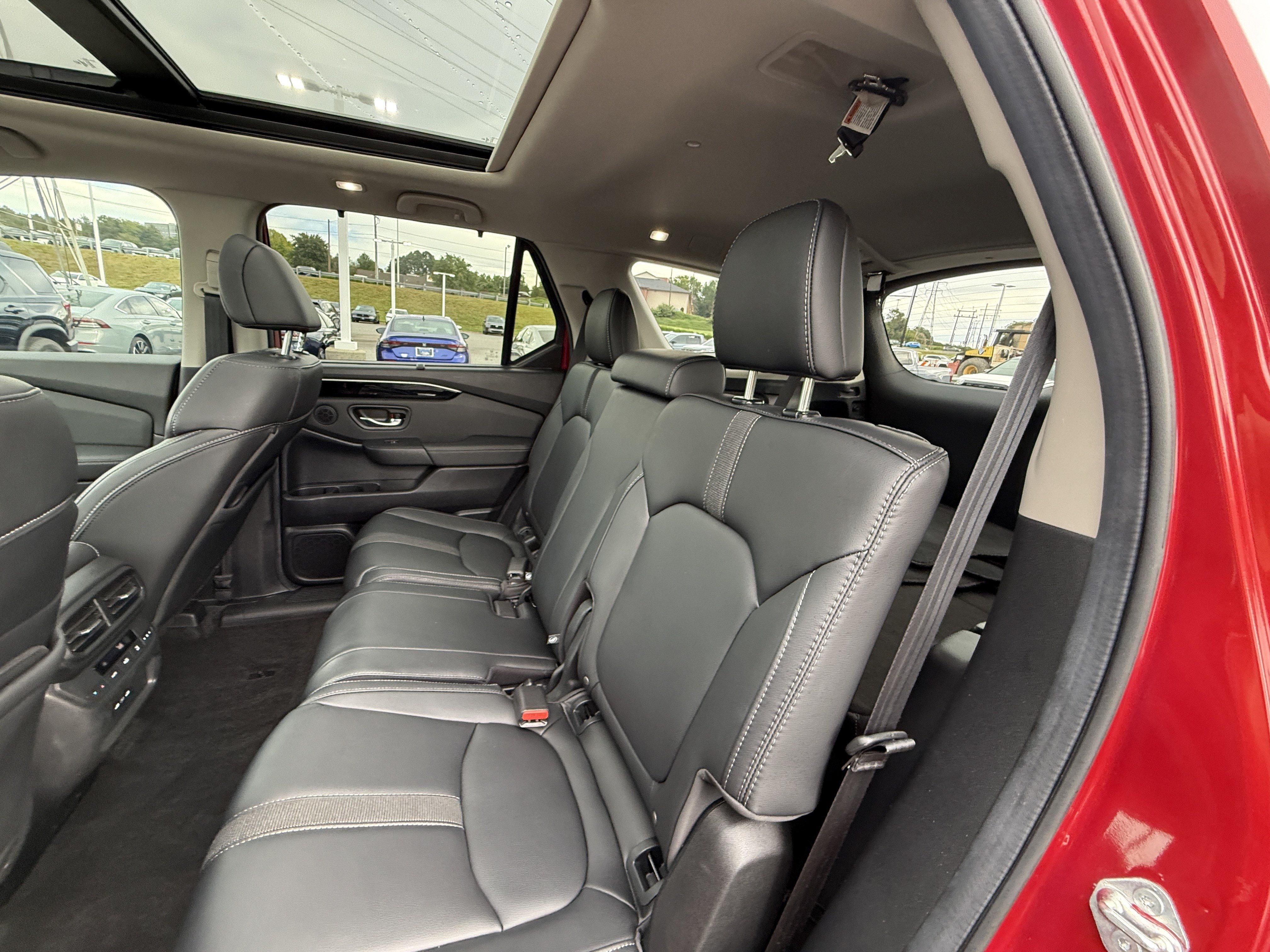 Certified 2024 Honda Pilot Touring image 32