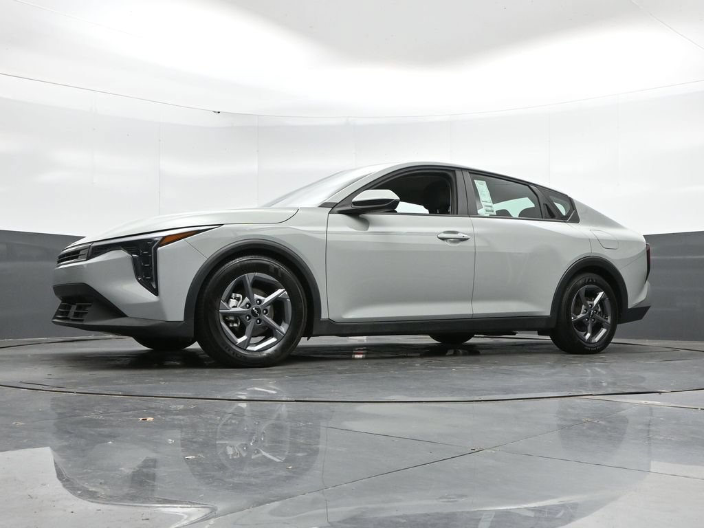 Used 2025 Kia K4 FWD image 44