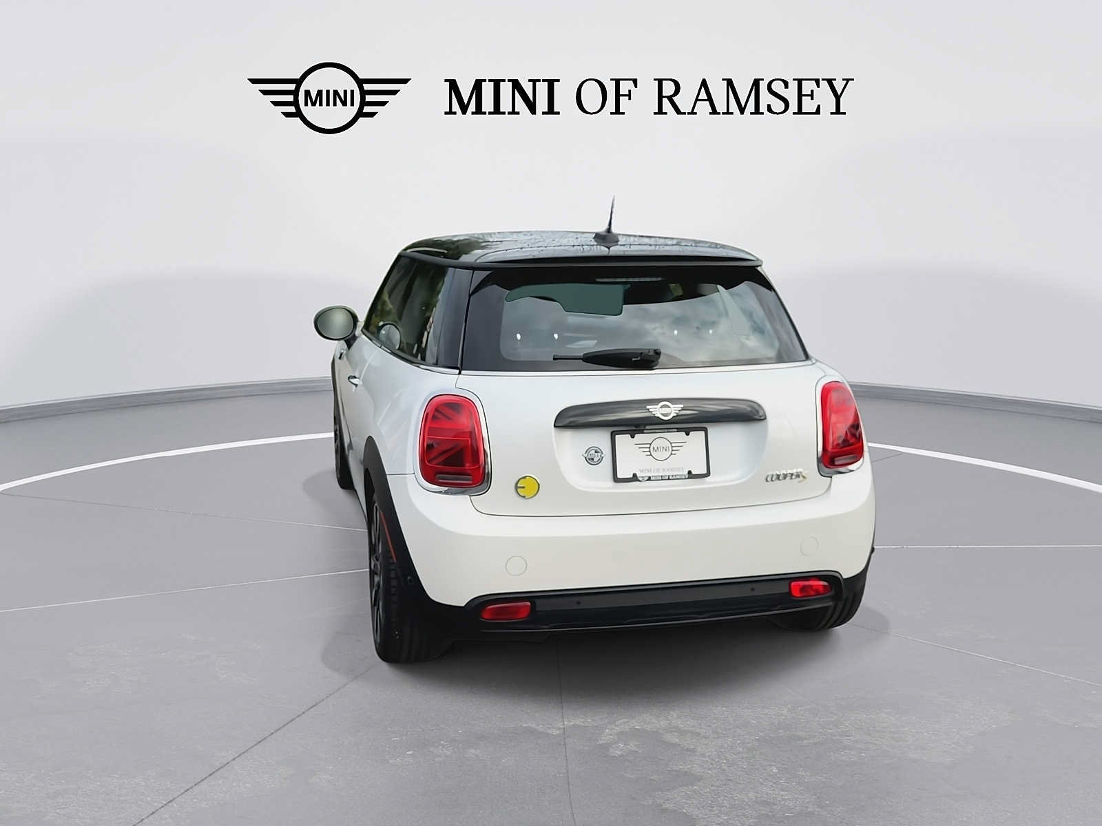 Used 2024 MINI Cooper SE FWD image 7
