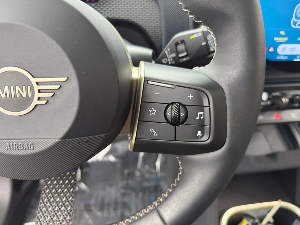 Used 2025 MINI Cooper Countryman S w/ Comfort Package Max image 13