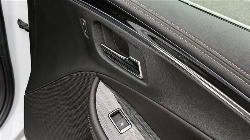 Used 2018 Chevrolet Impala LT w/ LT Leather Package FWD image 33