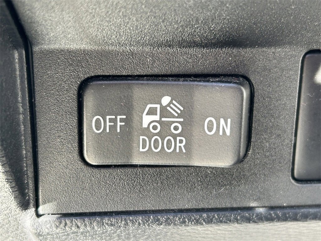 Used 2018 Toyota Tundra SR5 image 26