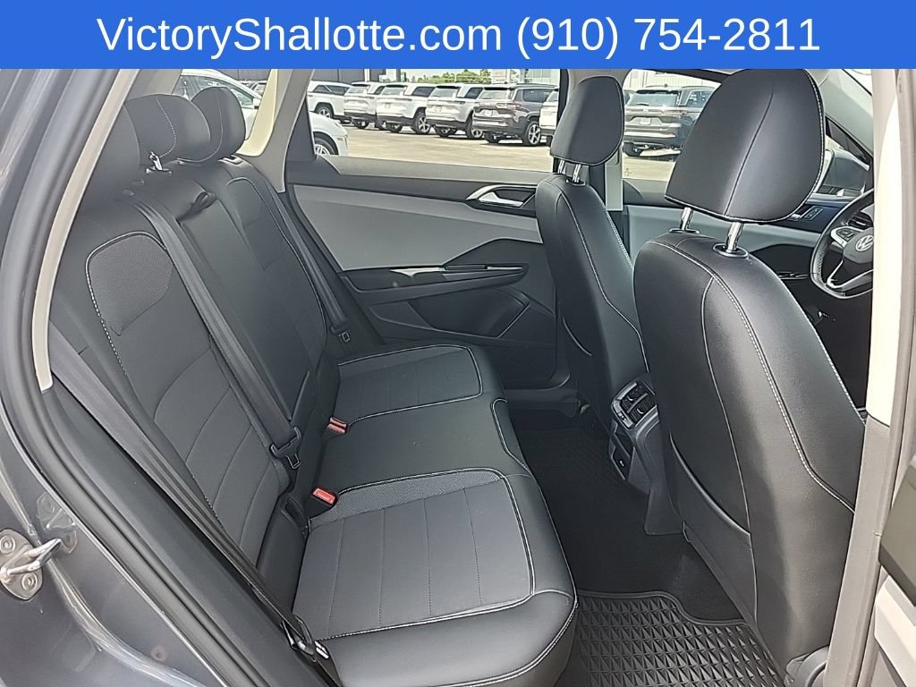 Used 2022 Volkswagen Taos SE FWD image 33