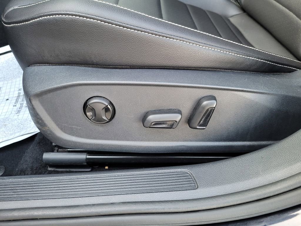 Used 2024 Volkswagen Jetta SE image 12