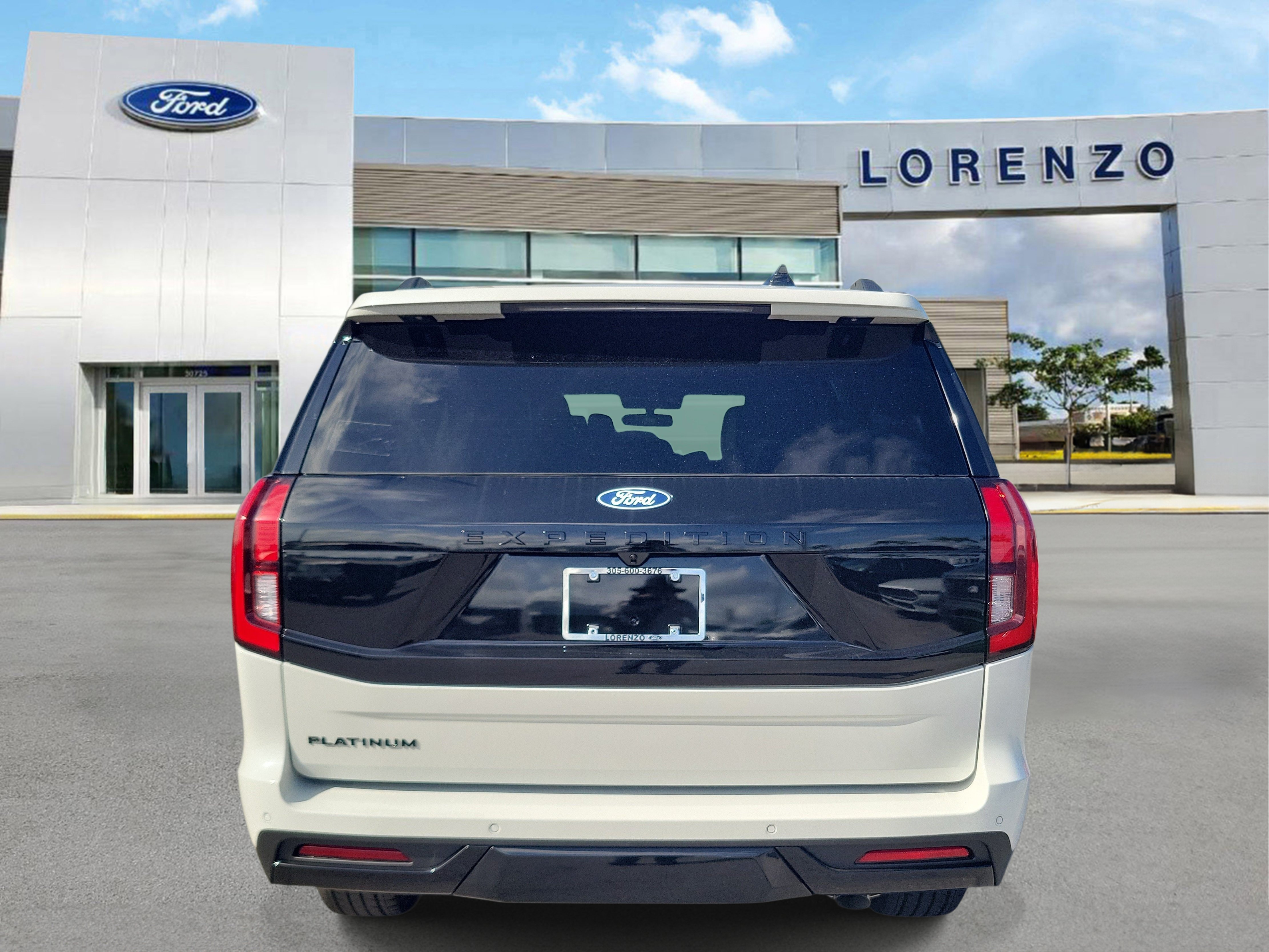 New 2027 Ford Expedition Platinum w/ Stealth Appearance Package AWD/4WD image 5
