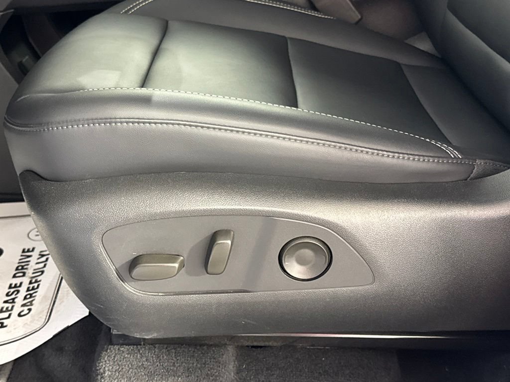 Certified 2026 GMC Acadia Elevation w/ Elevation Premium Package AWD/4WD image 30
