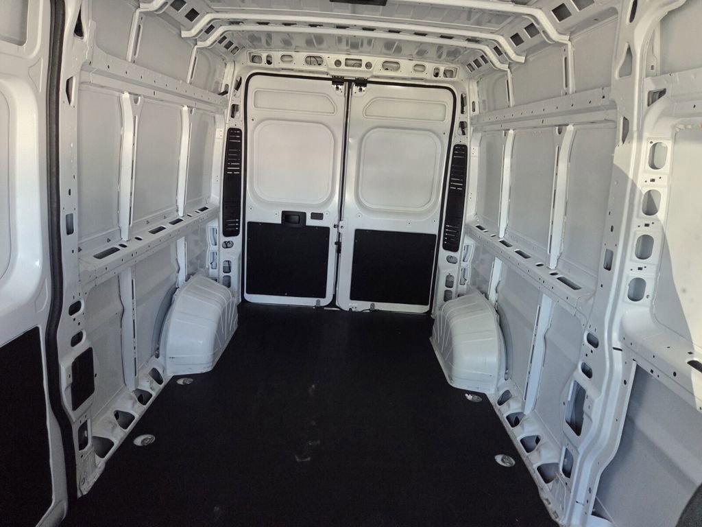 Used 2025 RAM ProMaster 2500 w/ Convenience Group FWD image 23